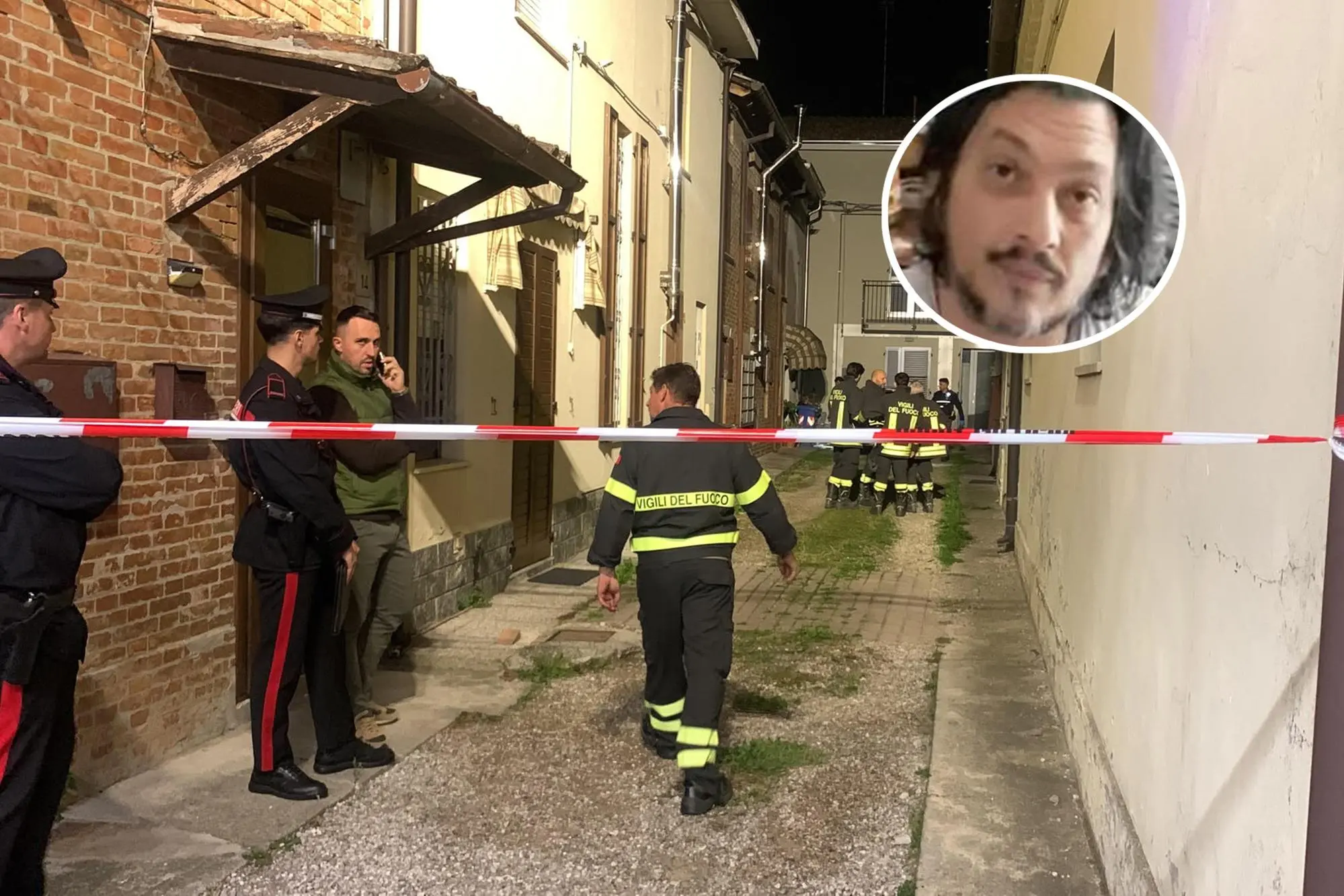 Daniele Tavoni, 55 anni, e l'abitazione a Mirandola dove sono stati ritrovati i corpi (ANSA / Francesco Vecchi e Instagram / Daniele Tavoni)