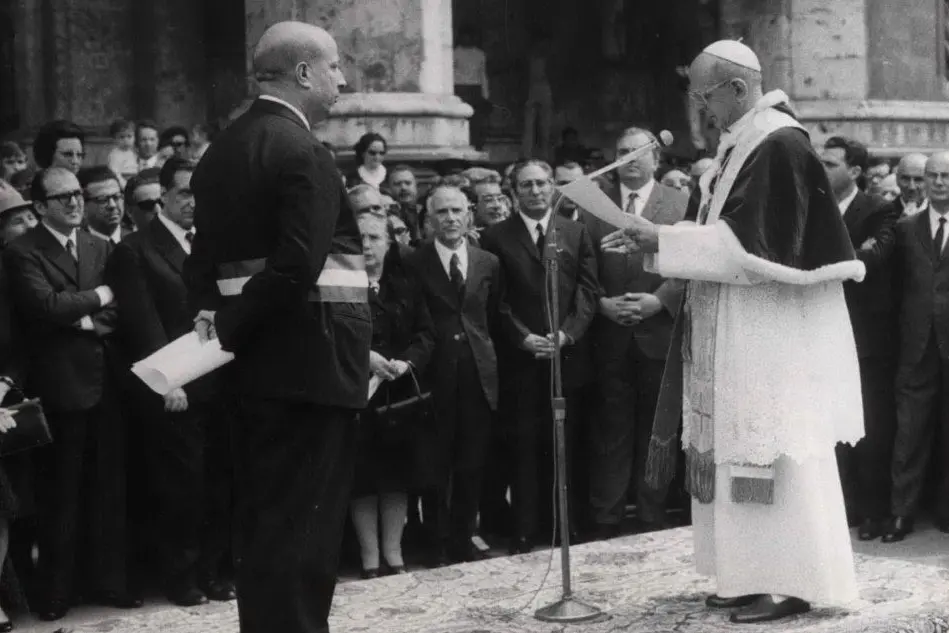 #AccaddeOggi: 7 agosto 1978, la notizia della morte di Papa Paolo VI (nella foto durante la sua visita a Cagliari)