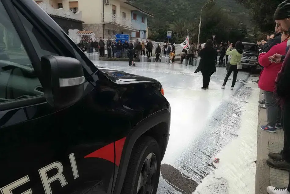 Un'immagine della protesta a Ballao (foto Raffaele Serreli)