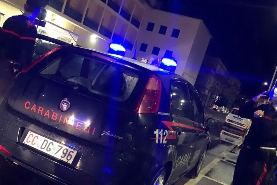 (foto carabinieri)