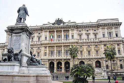 L'sterno del Palazzo di Giustizia di Roma, sede della Corte suprema di cassazione (foto archivio L'Unione Sarda)
