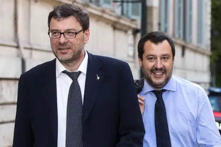 Giorgetti con Salvini durante le consultazioni al Quirinale (Ansa)