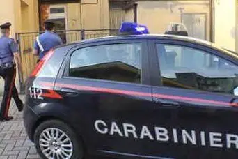 Carabinieri a Milano (Ansa)