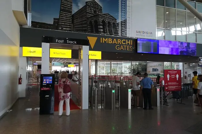 L'aeroporto di Olbia (Ansa)