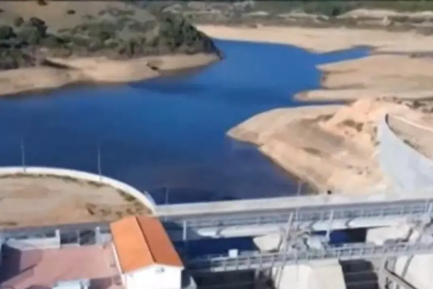 La diga di Maccheronis semi vuota