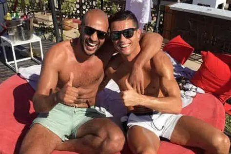 Ronaldo con l'amico lottatore