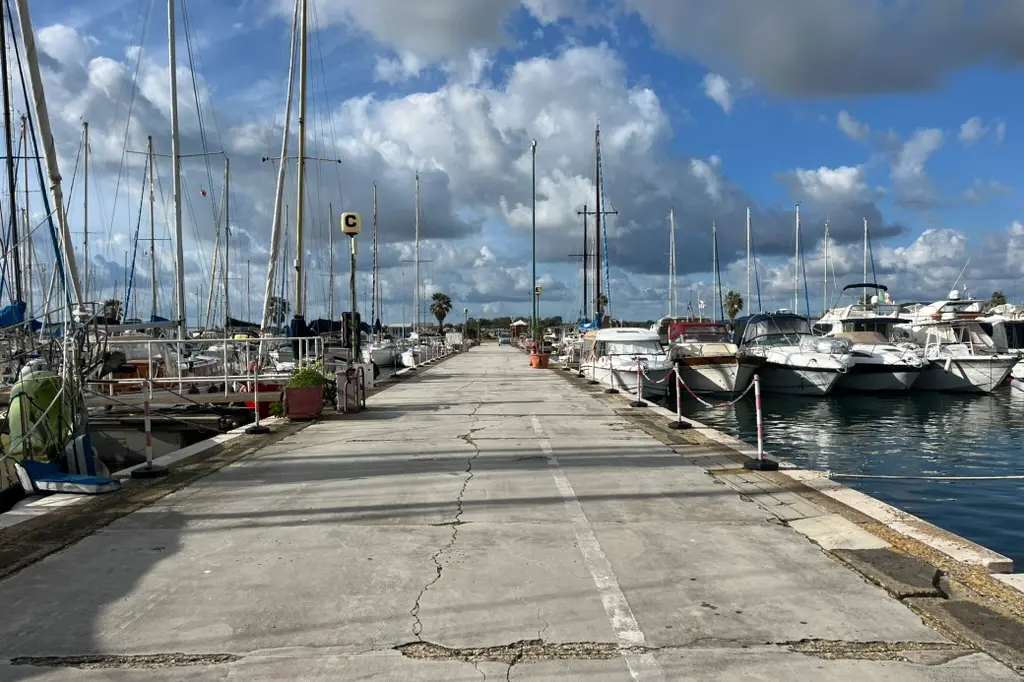 Il porto di Torregrande (foto Sara Pinna)