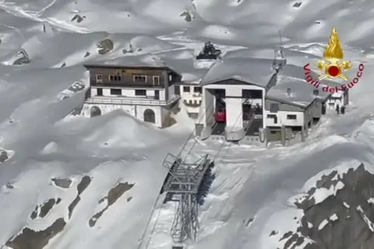 Incidente a funivia di Macugnaga (Vb), 100 persone bloccate in quota