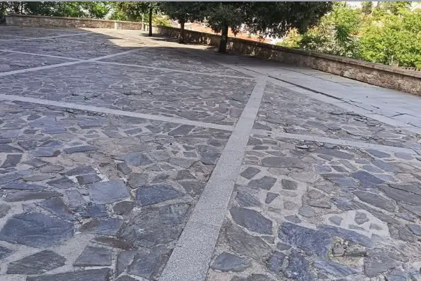 Il basolato di piazza Baden Powell- Ozieri (foto concessa)
