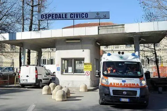 L'ospedale di Chivasso (Ansa)