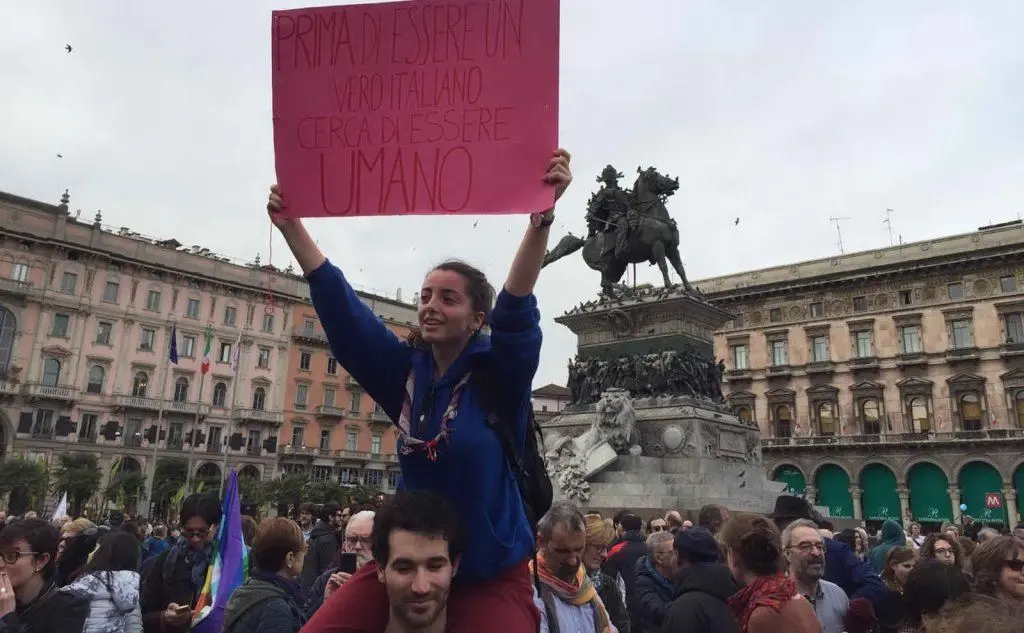&quot;No al razzismo, sì all'accoglienza&quot;: Milano, 200mila persone in piazza