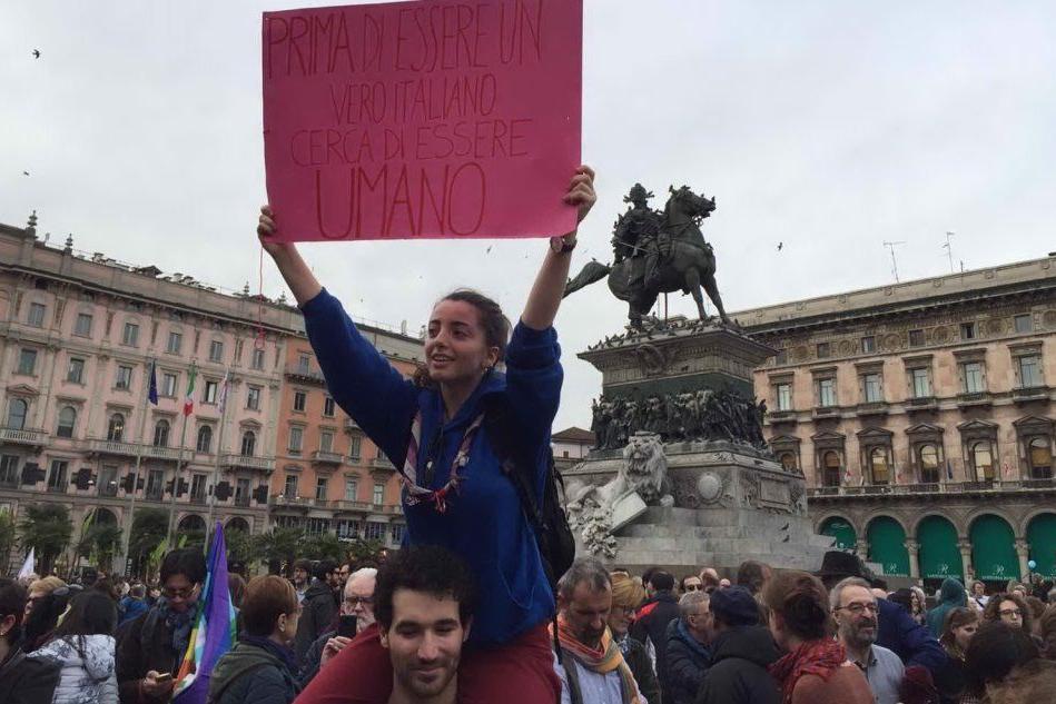 Milano dice &quot;No a razzismo e intolleranza&quot;: 200mila in piazza