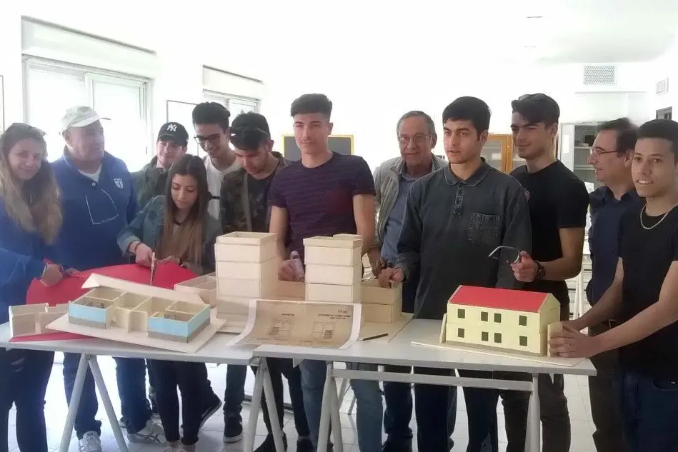 Gli studenti dell'Istituto Angioy di Carbonia