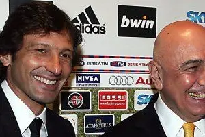 L'allenatore brasiliano del Milan, Leonardo (S), posa per una foto con  Adriano Galliani