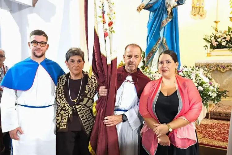 Gavino Scano, secondo a destra, priore di Stintino (foto concessa)