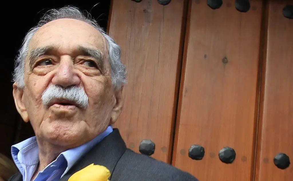 Gabriel Garcia Marquez fuori dalla sua casa di Città del Messico (tutte le foto sono Archivio L'Unione Sarda)