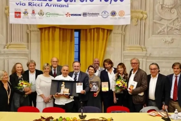Pietro Catzola premiato al Bancarella Cucina (foto Ansa)
