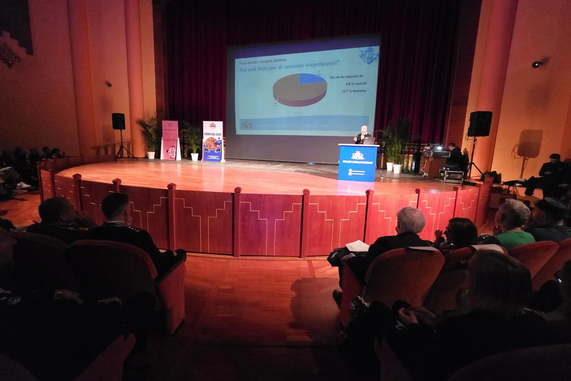 Un momento dell'illustrazione dei dati di Fuori dal giro