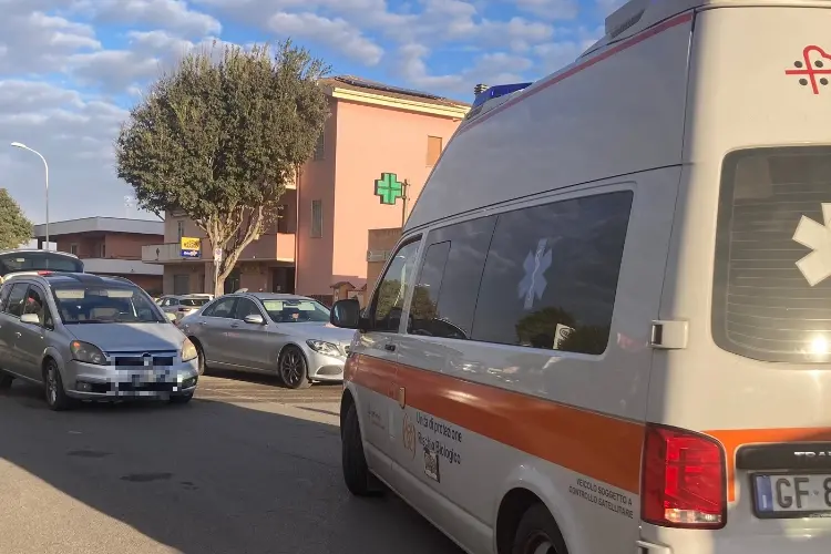 L'incidente in via Sassari a Porto Torres (foto Pala)