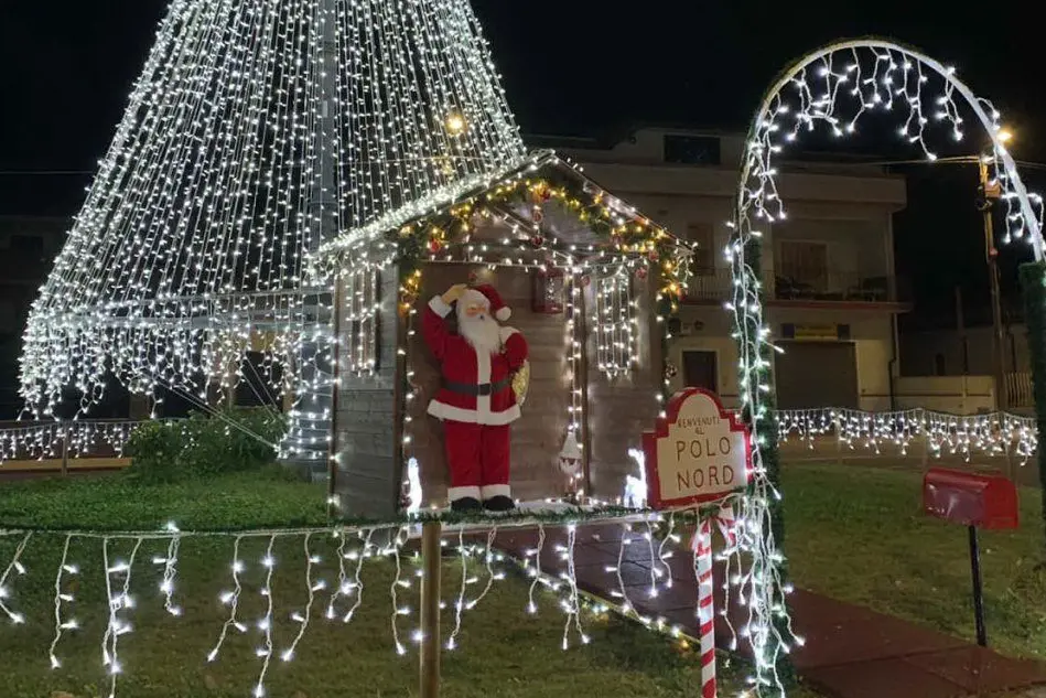Illuminazione natalizia a Senorbì (foto Severino Sirigu)