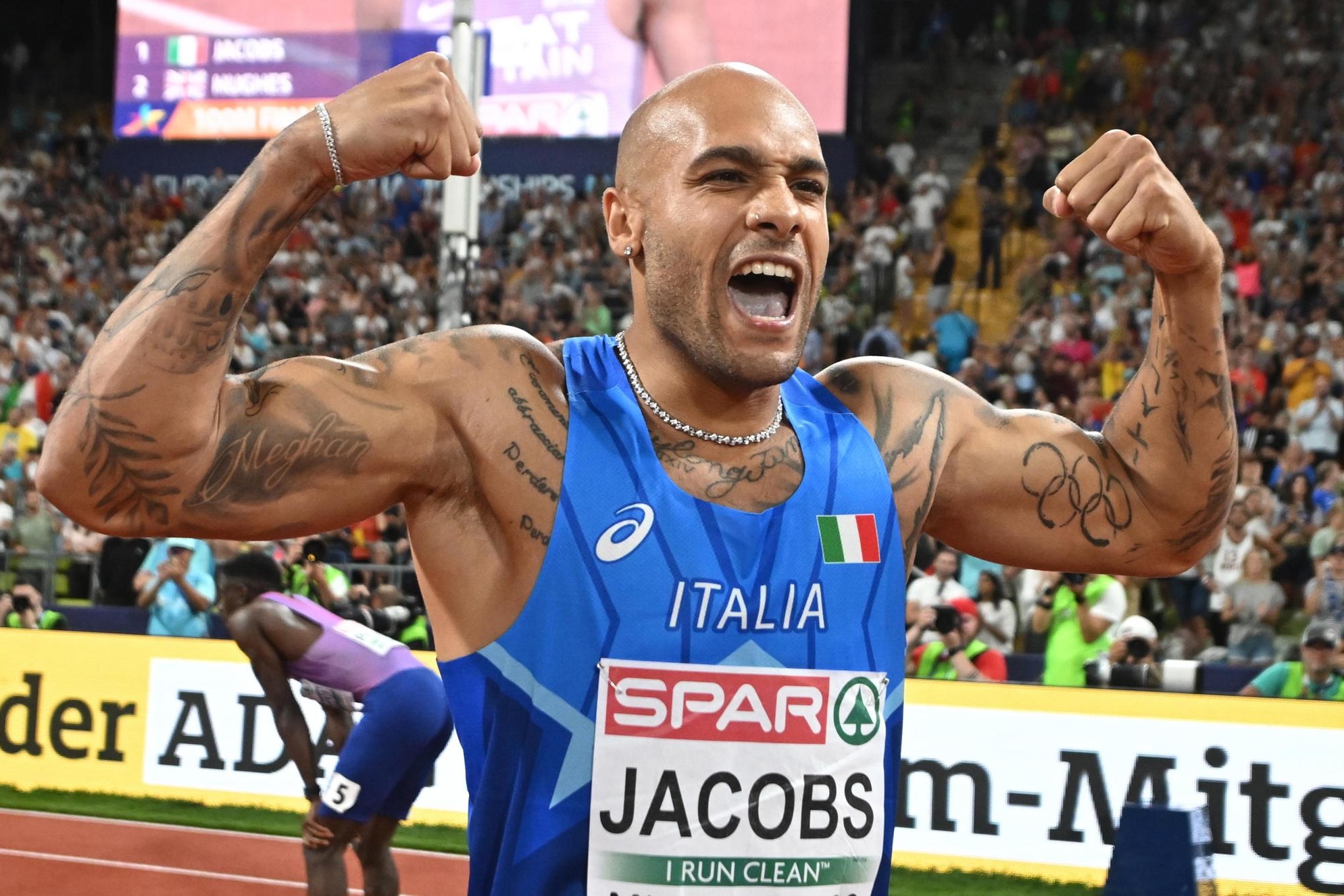 Jacobs vince l’oro nei 100 metri ed entra nella storia: “Medaglia che dà fiducia” (foto Ansa/Epa)
