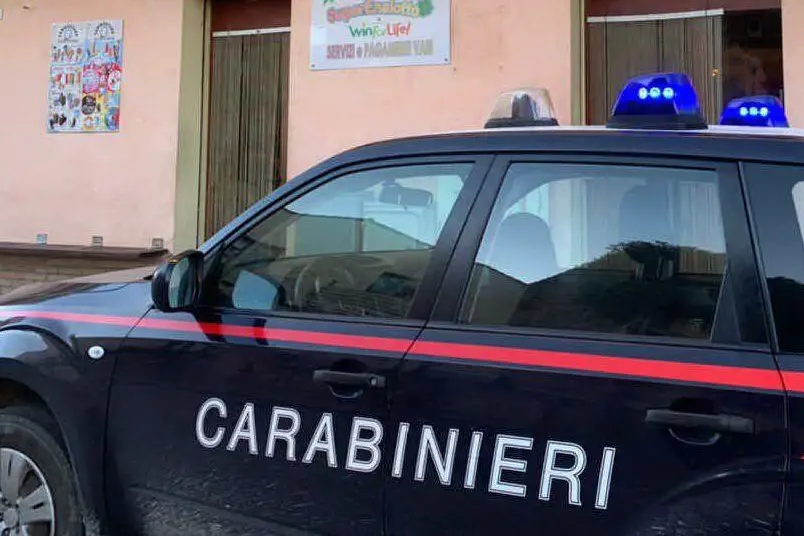 I carabinieri (foto Antonio Pintori)