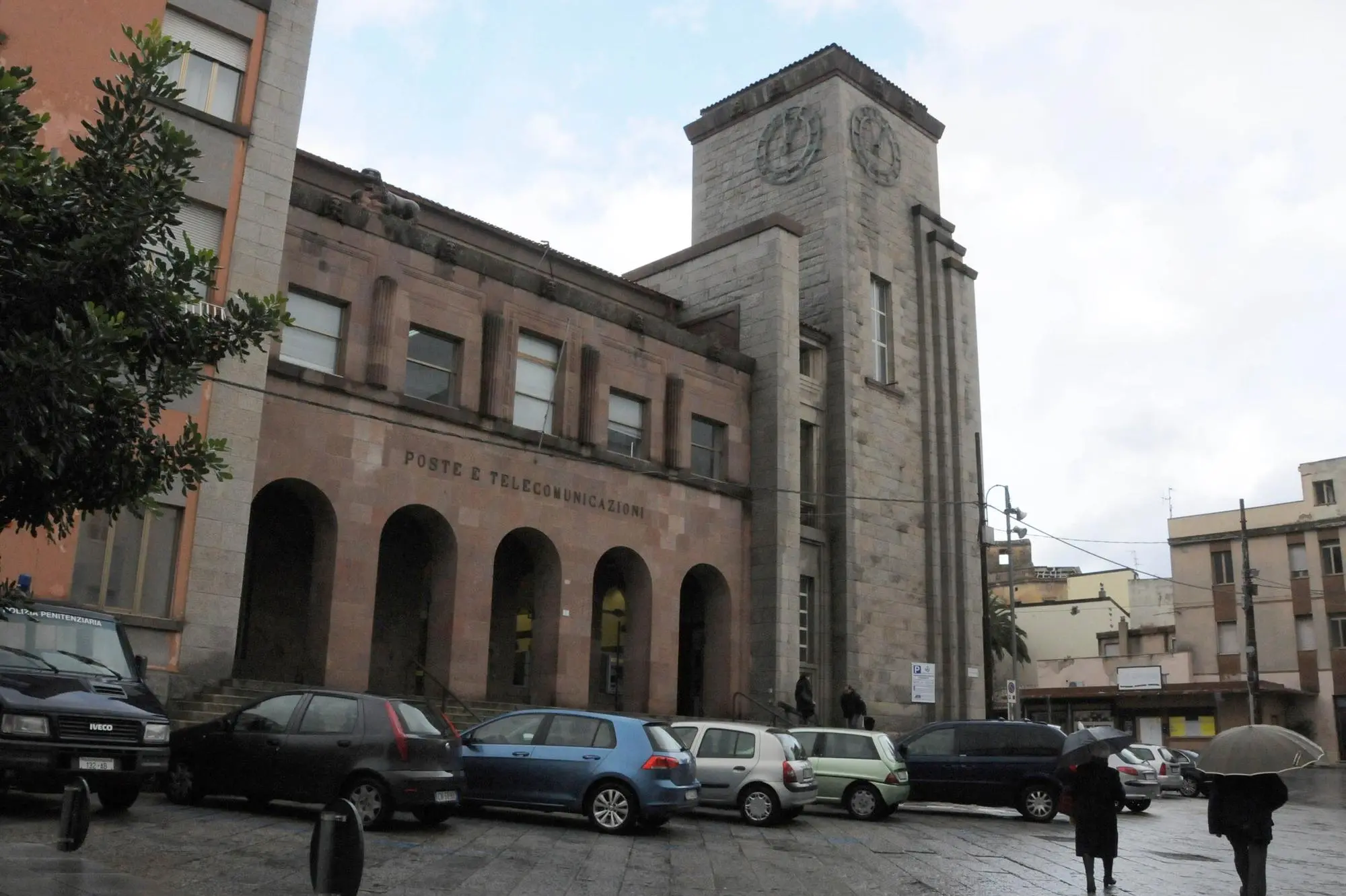 Poste di piazza Crispi a Nuoro (archivio)