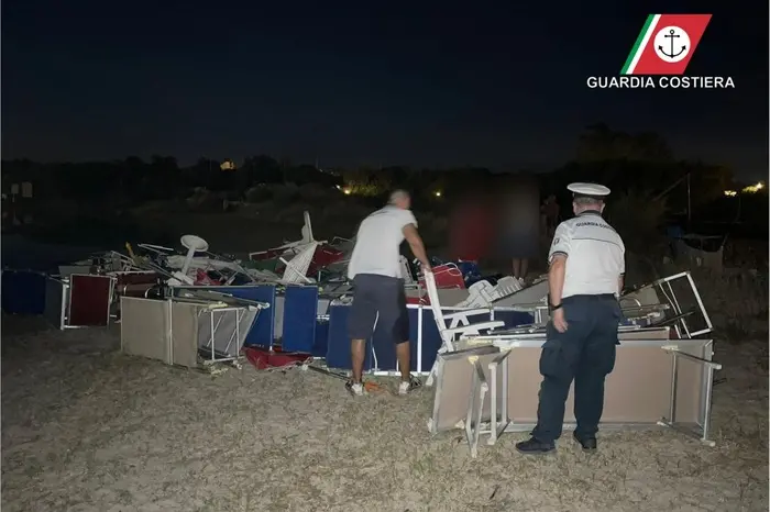 Il sequestro a Porto Rotondo (foto Guardia costiera)