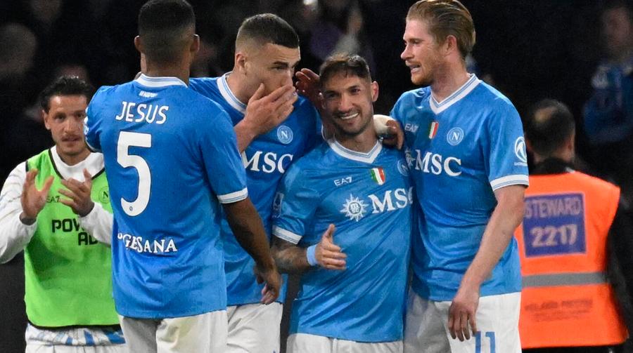 Tra Napoli e Milan fa festa l’Inter