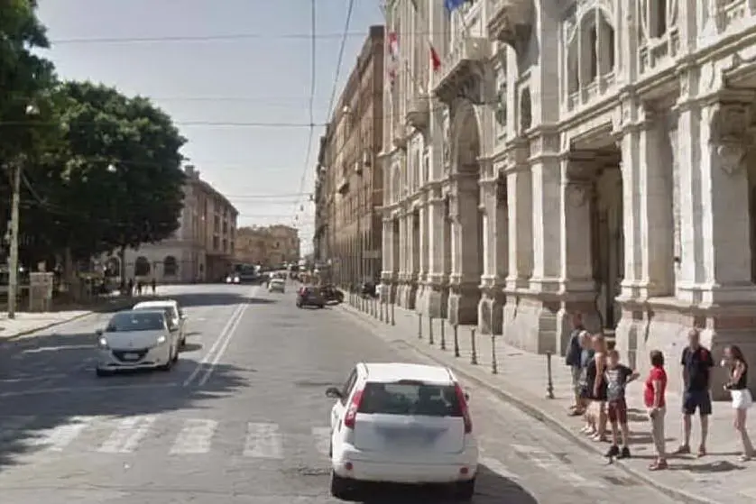 Via Roma a Cagliari (foto Google Maps)