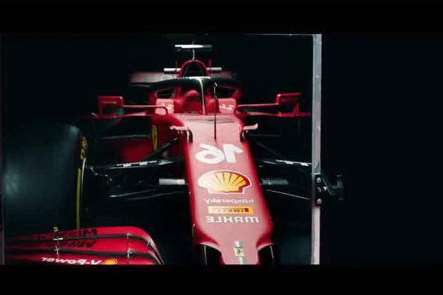 La Ferrari svela la Sf21, livrea rivoluzionata: è rossa e amaranto VIDEO