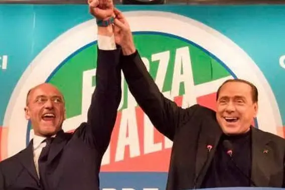 Ugo Cappellacci con Silvio Berlusconi (da Facebook)