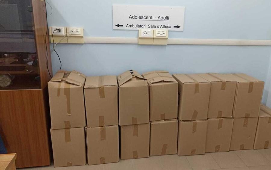 Centro vaccinale, la polemica non si placa