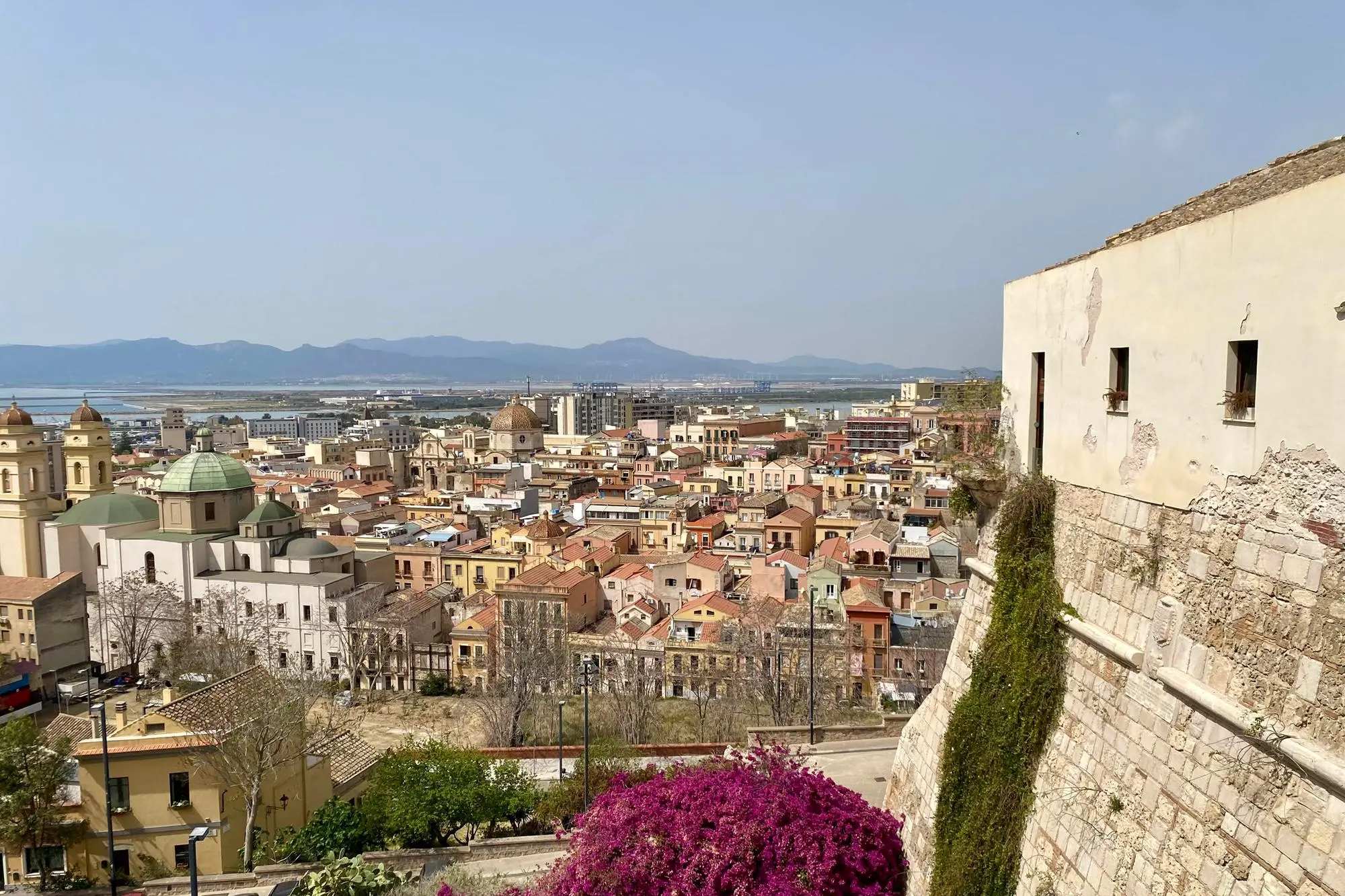 Panoramica di Cagliari (archivio L'Unione Sarda - Solinas)