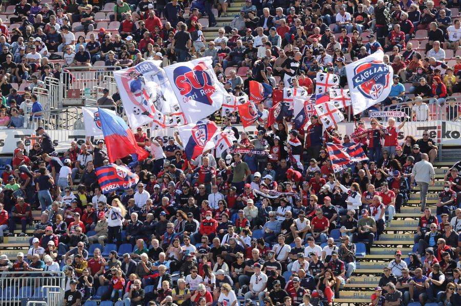 Niente restrizioni per i tifosi del Cagliari: col Sassuolo vendita libera per il settore ospiti