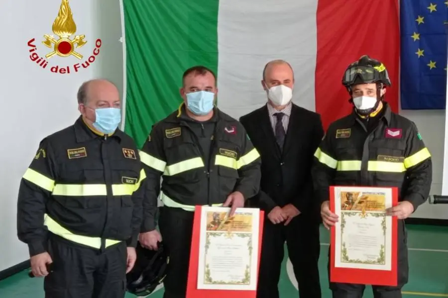 La premiazione (Foto vigili del fuoco Nuoro)