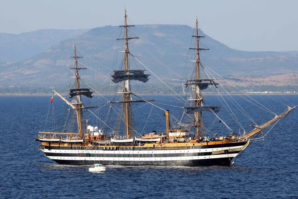 #AccaddeOggi: 22 febbraio, la Amerigo Vespucci compie 90 anni (foto L'Unione Sarda - Murru)