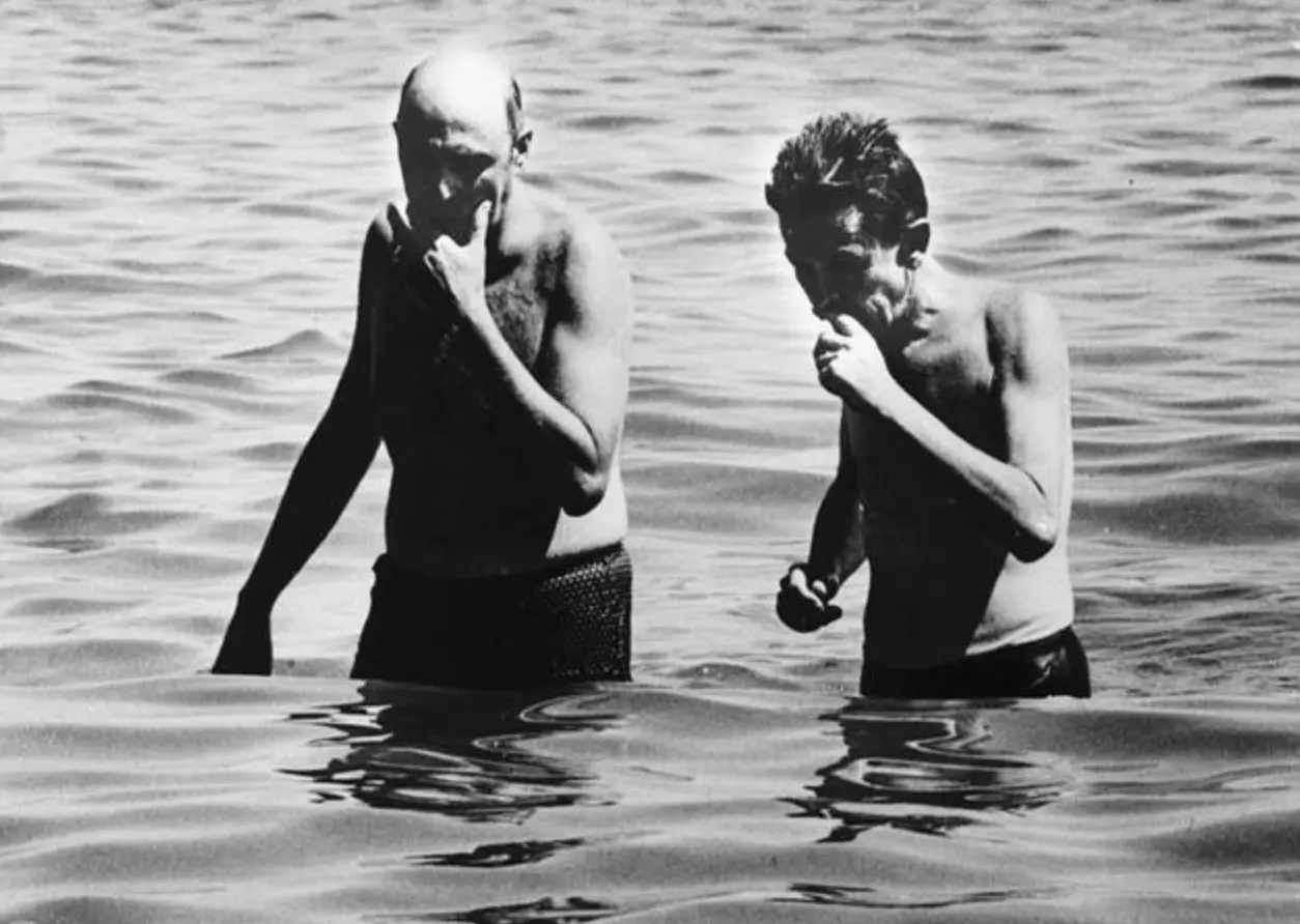 Giorgio Napolitano con Enrico Berlinguer, Isola d'Elba, agosto 1978 (Ansa)