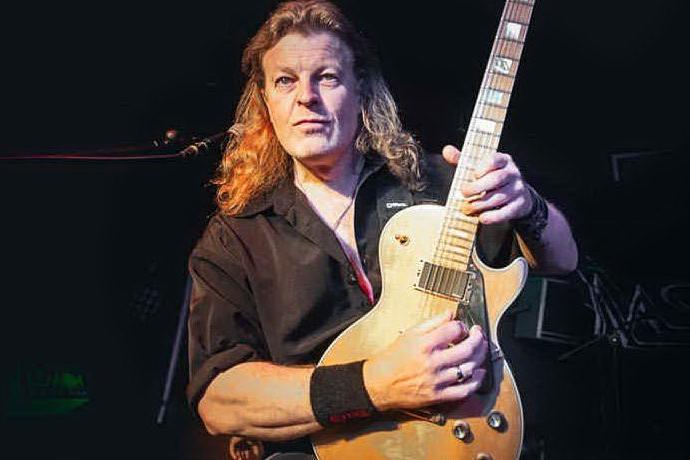 Roland Grapow, l'ex chitarrista degli Halloween ospite del concerto (foto Ivan Murgana)
