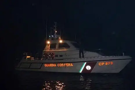 La Guardia costiera (archivio L'Unione Sarda)