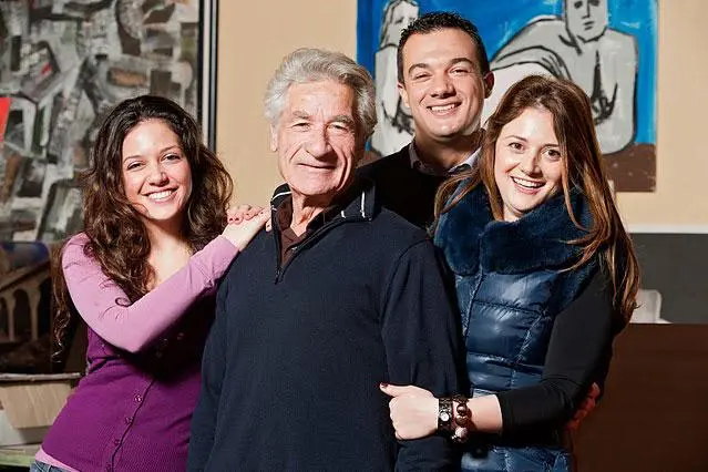 Al centro Pinuccio Sciola (foto concessa)