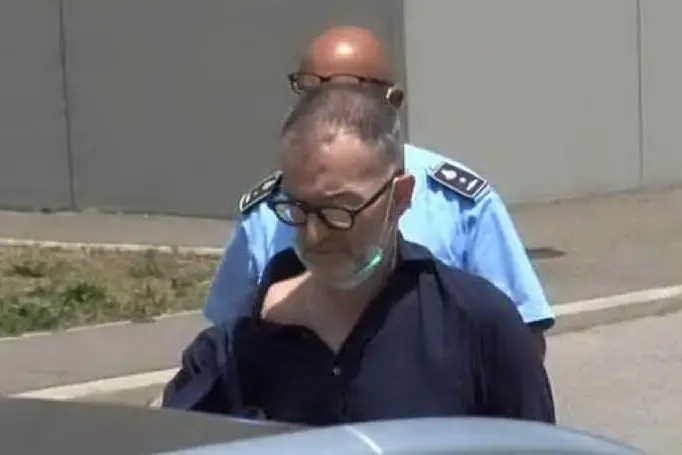 Massimo Carminati esce dal carcere di Oristano (archvio L'Unione Sarda)