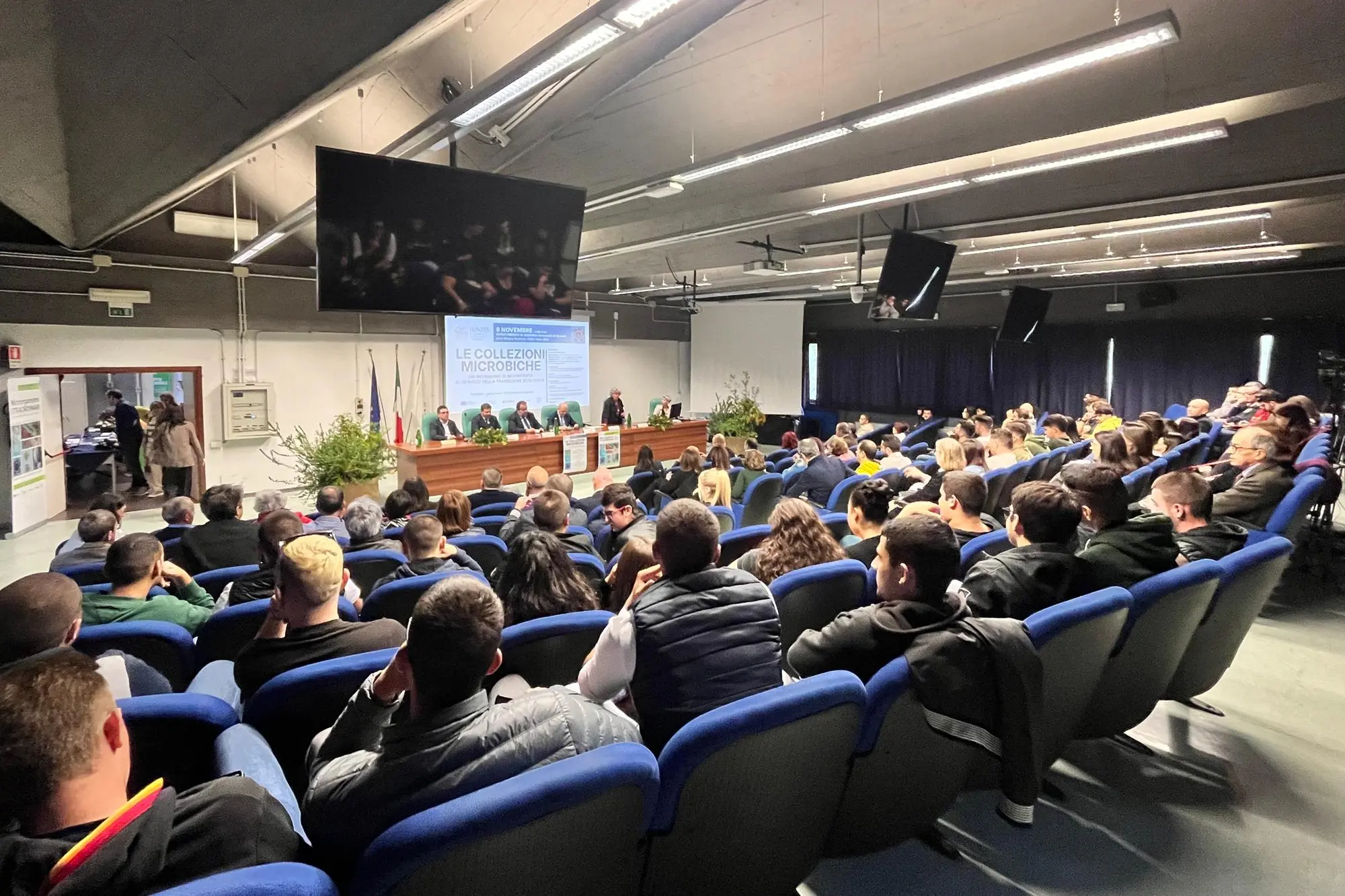 Un momento del convegno sulle collezioni microbiche