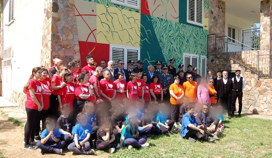 La prefetta battezza il murale dell’accoglienza