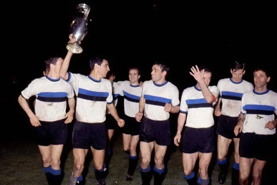 La grande Inter di Helenio Herrera festeggia la Coppa dei Campioni 1964-65