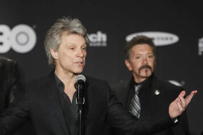 Jon Bon Jovi e, a destra, Alec John Such (Ansa - Epa)