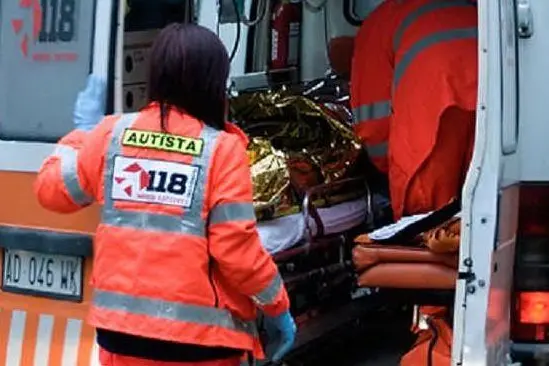 Un'ambulanza del 118