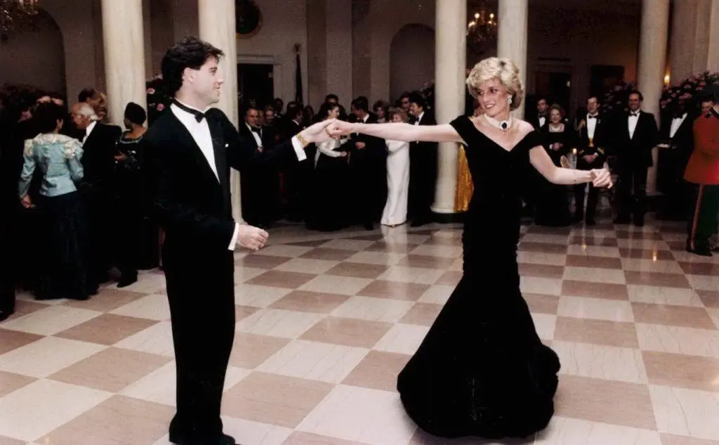 Diana balla con John Travolta alla Casa Bianca, nel 1985