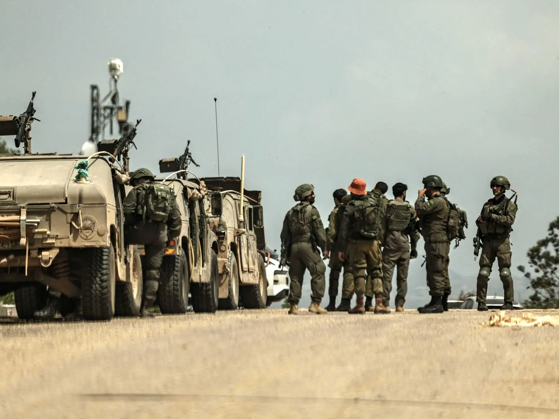 epa12896086 Israeli soldiers gather at an area in northern Israel ahead of crossing the Israelâ€“Lebanon border, 17 April 2026. Israel and Lebanon have agreed to a 10-day ceasefire, which went into effect at midnight on 16 April. EPA/ATEF SAFADI