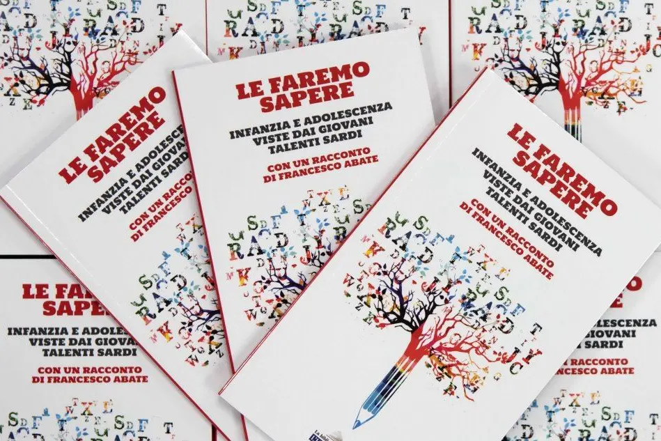 Il primo volume di "Le faremo sapere" (foto L'Unione Sarda)